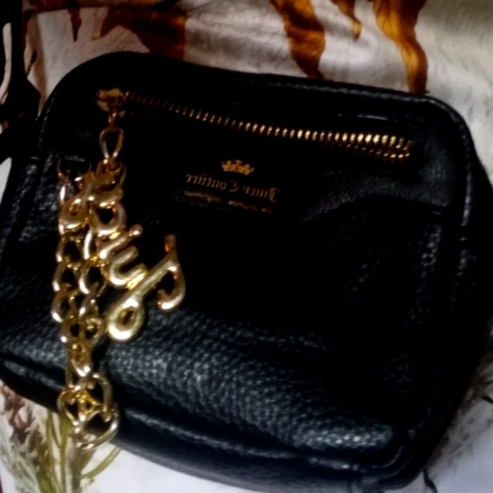 Juicy couture crossbody leather small purse